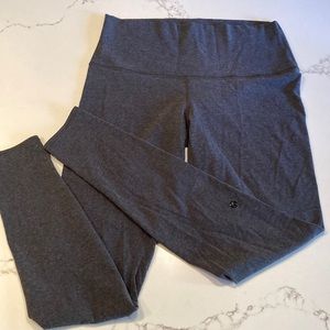 Lululemon women’s Wunder Under high rise leggings in gray